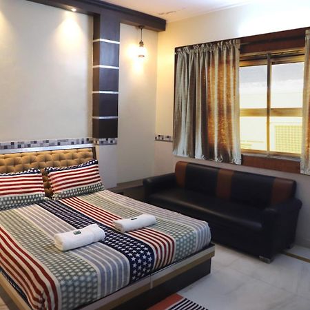 Hotel Traditional Inn Ню Делхи Екстериор снимка