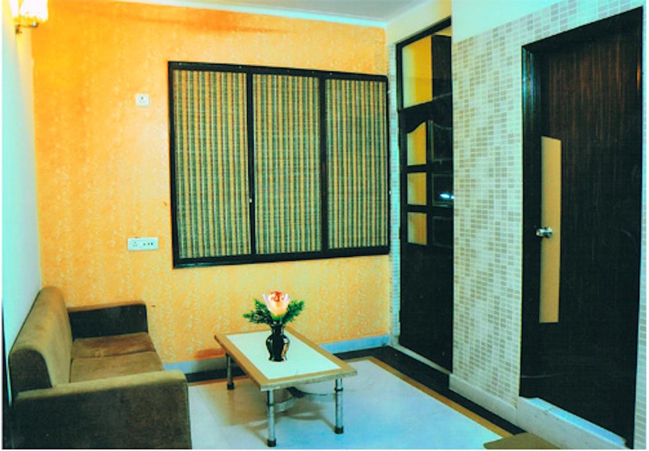 Hotel Traditional Inn Ню Делхи Екстериор снимка